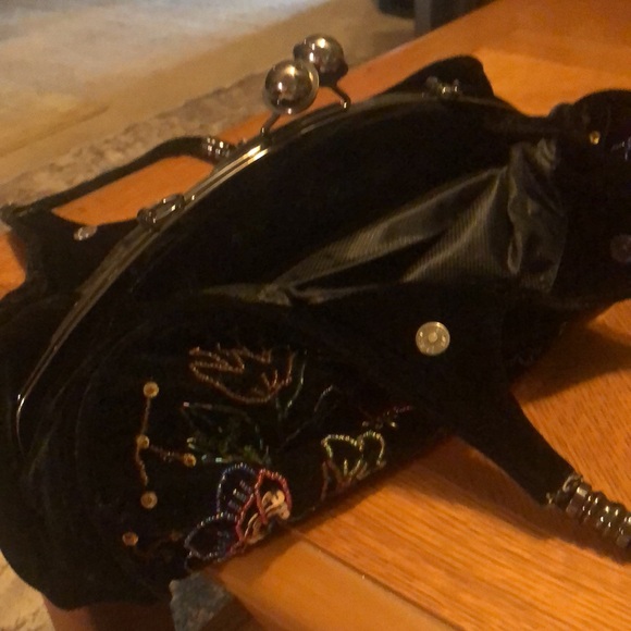 Handbag - Picture 5 of 9